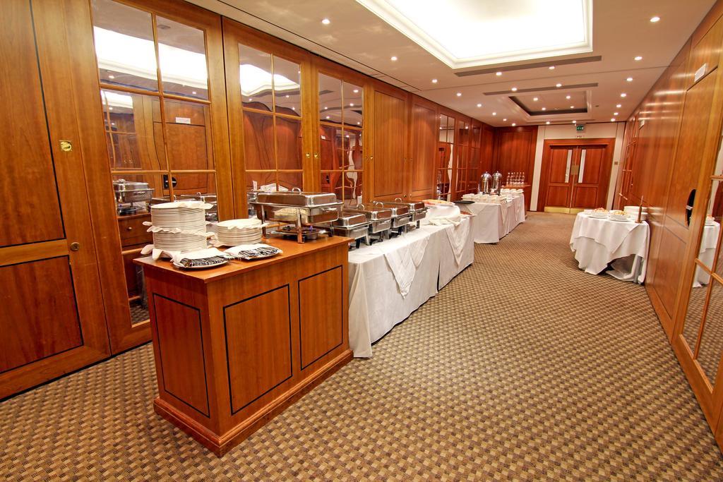Ambassadors Bloomsbury Hotel 4*