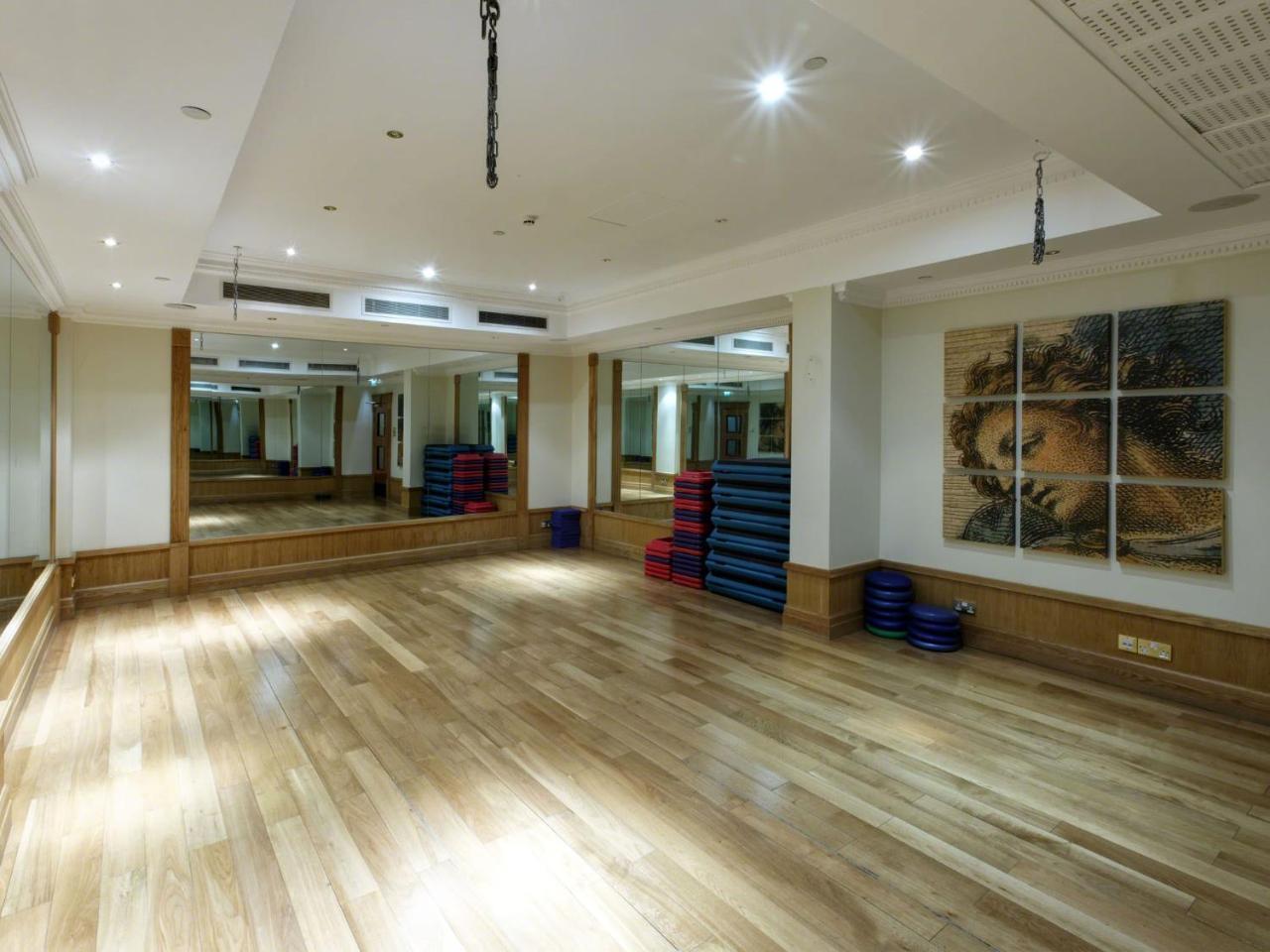 Hotel Leonardo Royal - Tower Of 4*