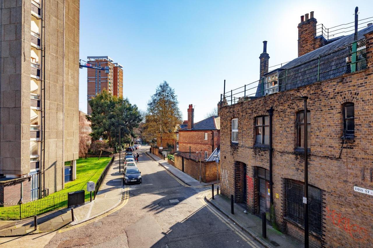 Modern Close To Colombia Road Market Apartment *