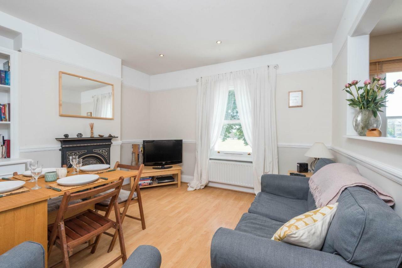 Apartment Traditional Richmond By Twickenham By Underthedoormat *