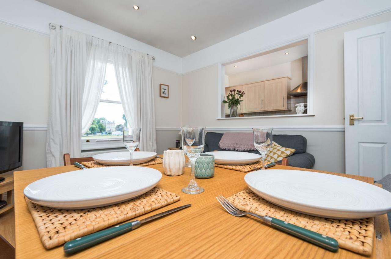 Apartment Traditional Richmond By Twickenham By Underthedoormat *