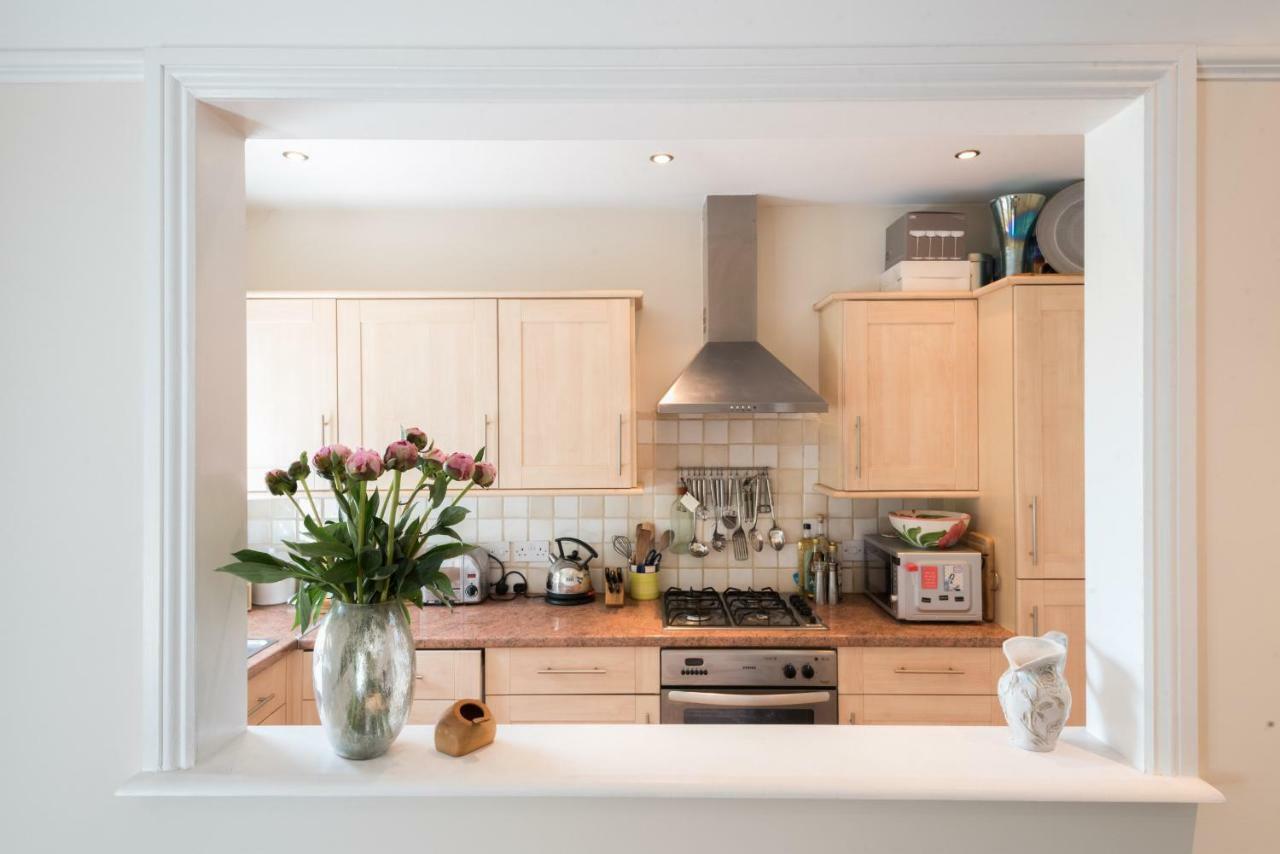 Apartment Traditional Richmond By Twickenham By Underthedoormat London
