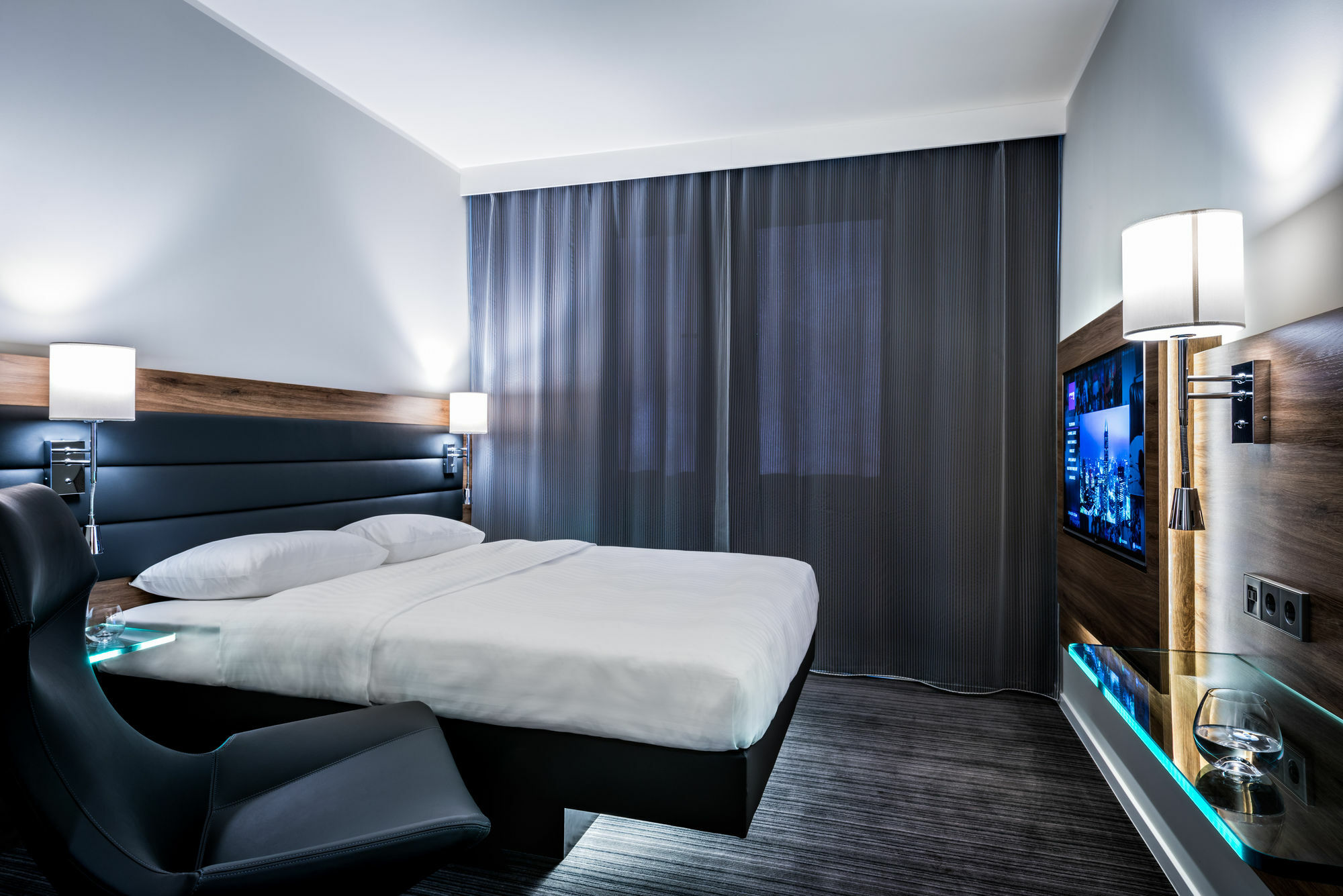 Moxy Excel 4* London