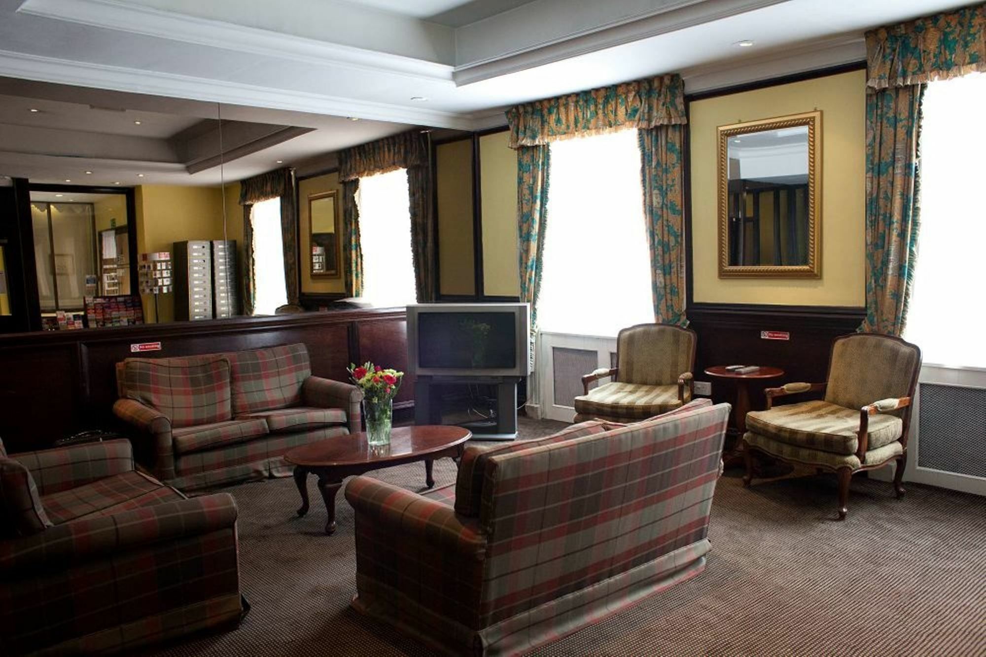 Hotel Rose Court 3*
