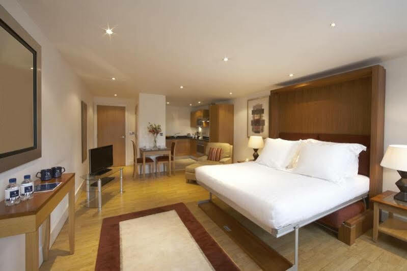 Aparthotel Marlin Stratford 4*