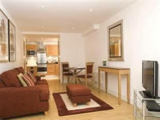 Aparthotel Marlin Stratford 4*