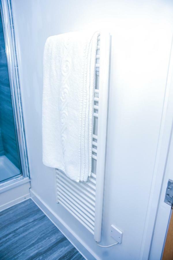 Riverside 2 Bed Appartamento *