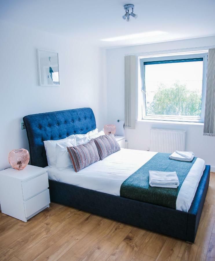 Appartamento Riverside 2 Bed Londra