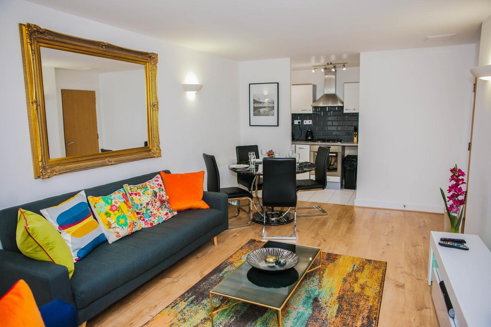 Riverside 2 Bed Appartamento *