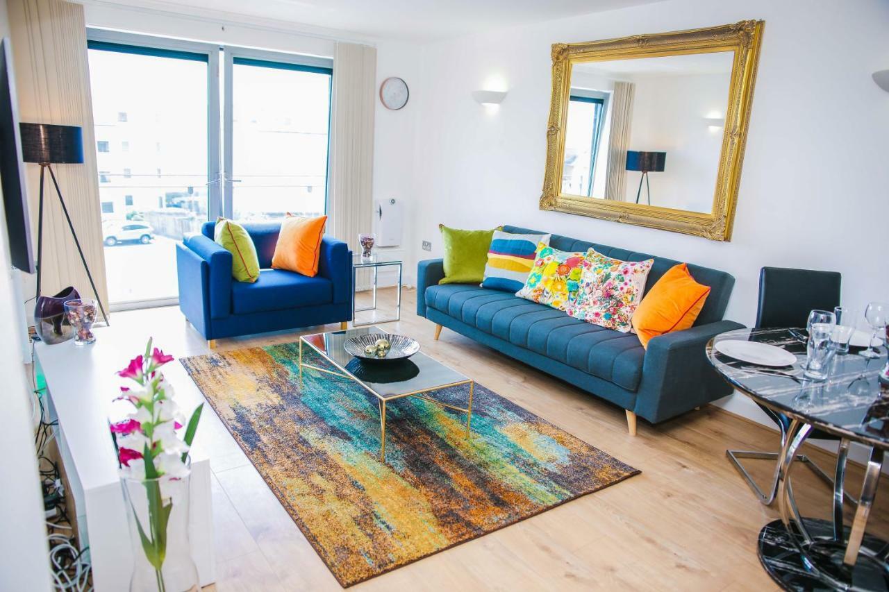Riverside 2 Bed * Londra