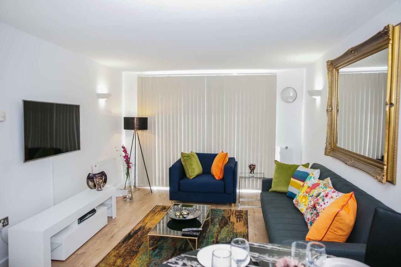 Riverside 2 Bed Appartamento Londra