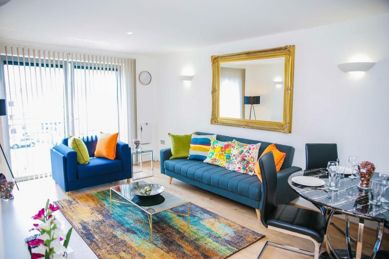 Riverside 2 Bed * Londra