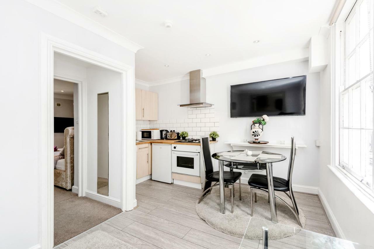 Ai Deluxe Apartment London