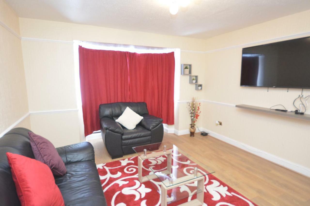 Four Bedroom Townhouse 12 Minutes Walk To Excel Exhibition Centre Vakantiehuis
