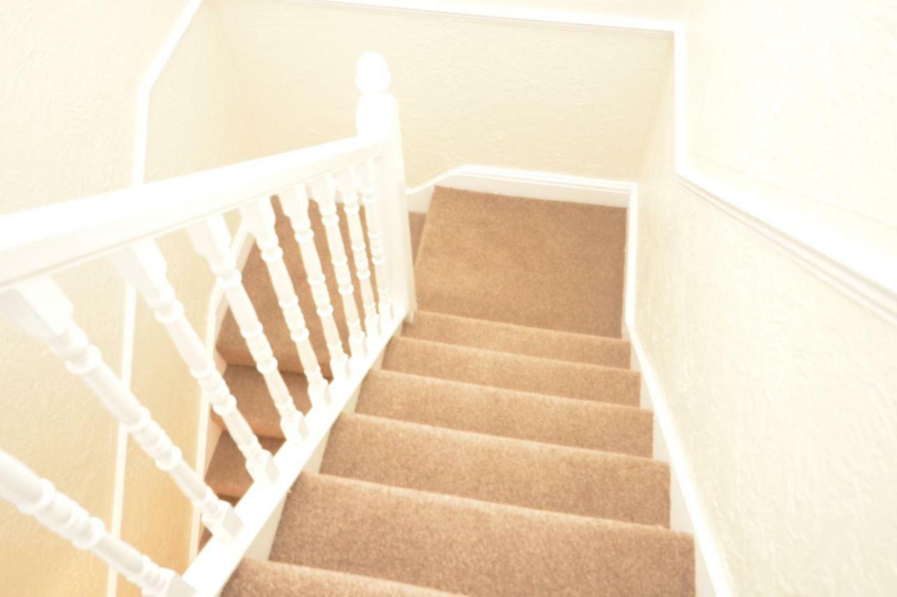 Four Bedroom Townhouse 12 Minutes Walk To Excel Exhibition Centre Vakantiehuis Londen