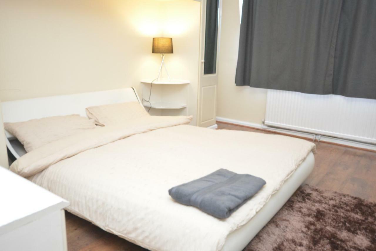 Vakantiehuis Four Bedroom Townhouse 12 Minutes Walk To Excel Exhibition Centre