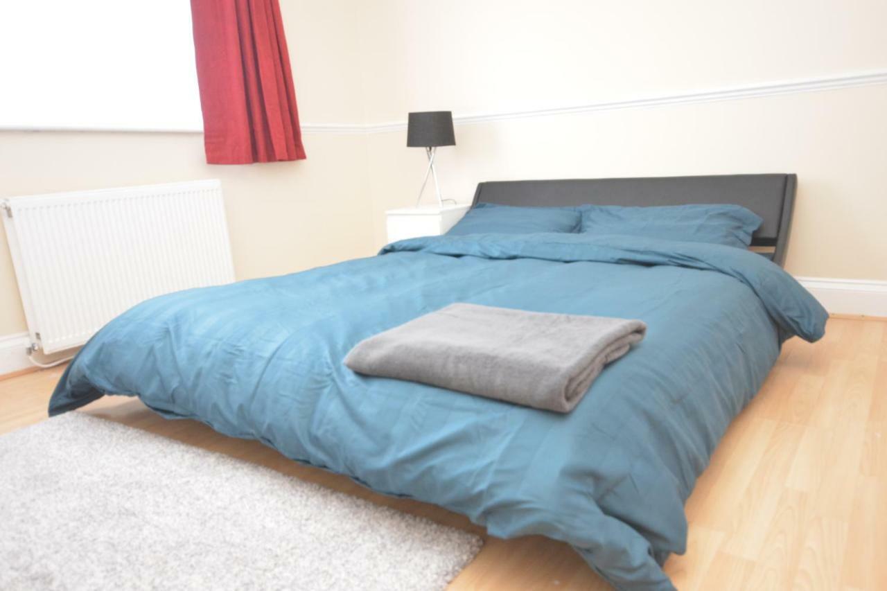 Four Bedroom Townhouse 12 Minutes Walk To Excel Exhibition Centre Vakantiehuis *