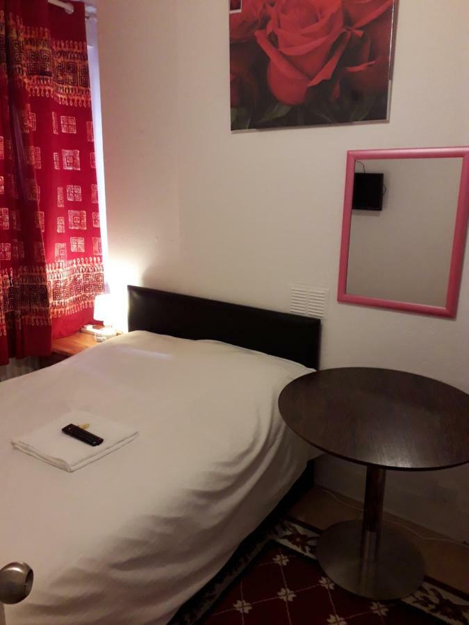 Guest house 20 East Tenter Street *
