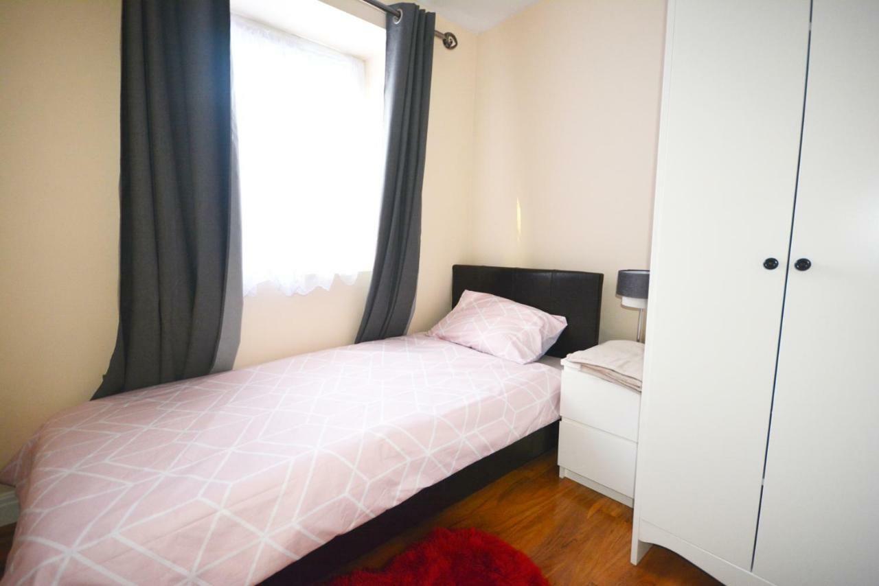 Modern 4 Bedroom Apartment London