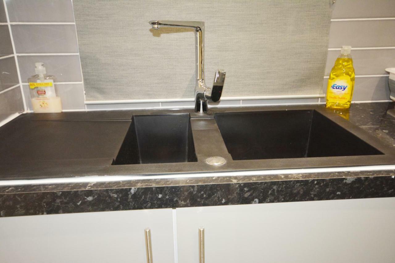 Modern 4 Bedroom Apartment London