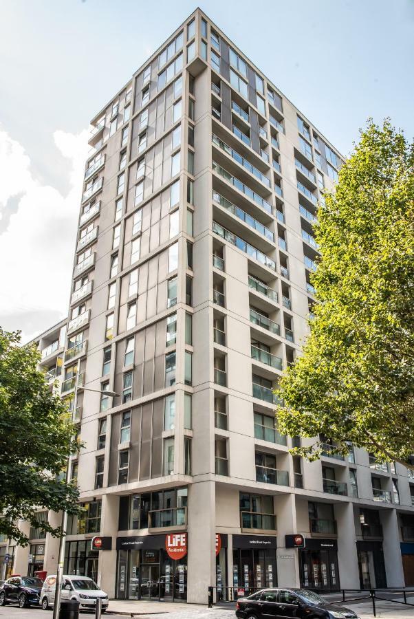 Cobalt Point, South Quay Apartment