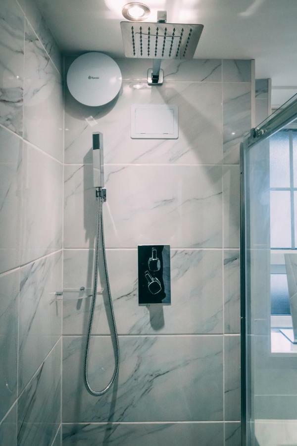 Quality Stay,2 Bed Near The Centre, 2min Walk From Metro Station Lägenhet