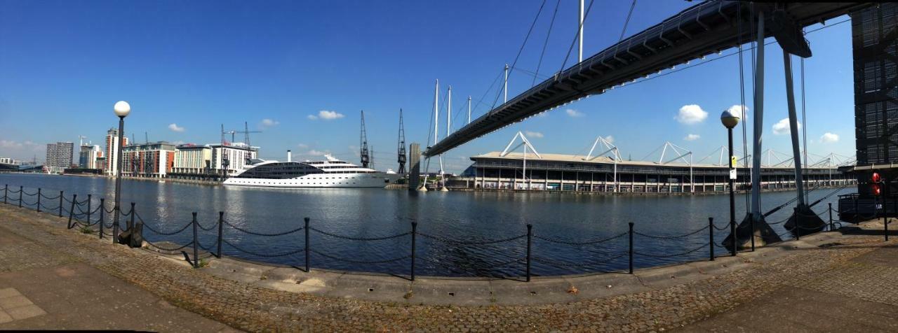 Oxygen With Balcony And Thames River View Near Excel - Royal Victoria *