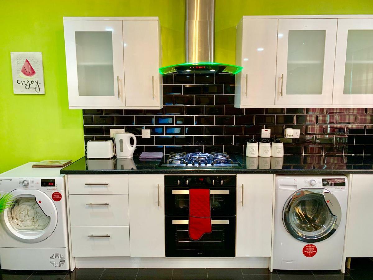 Lejlighed 2 Bedroom Apartment, Kitchen, Reception And Private Garden