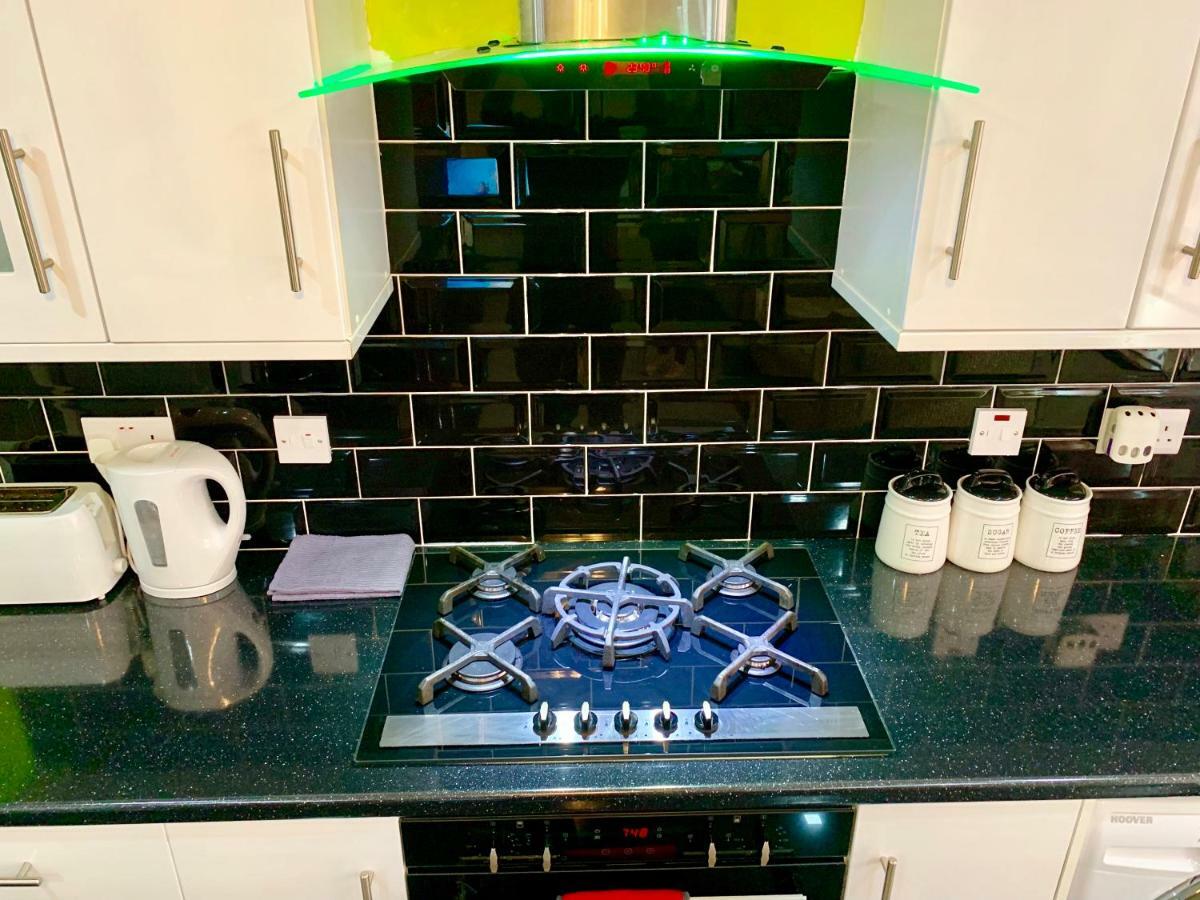 2 Bedroom Apartment, Kitchen, Reception And Private Garden Lejlighed