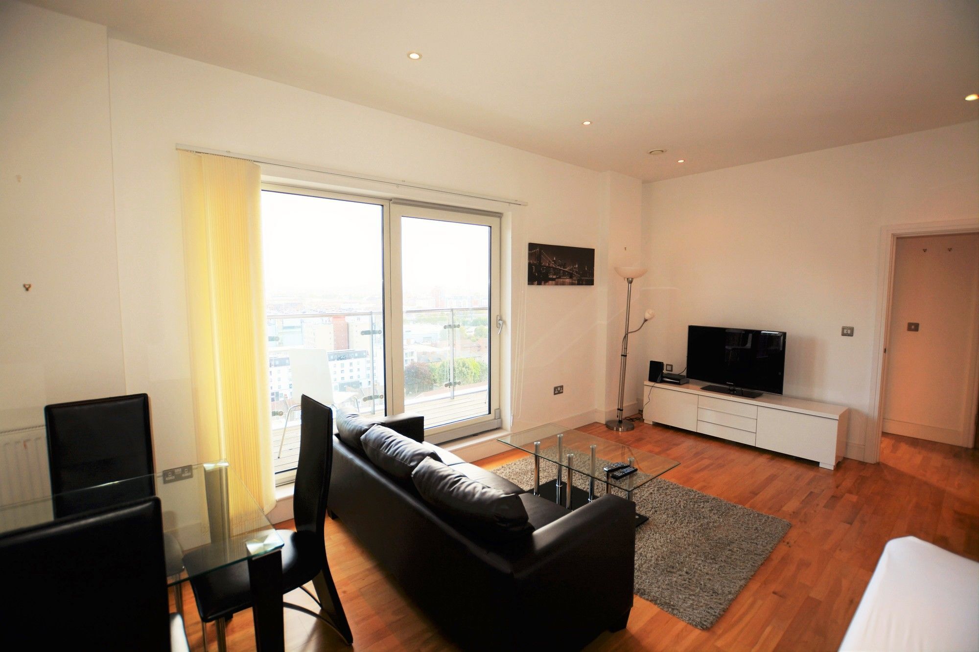 Zen - Airport Apartment *