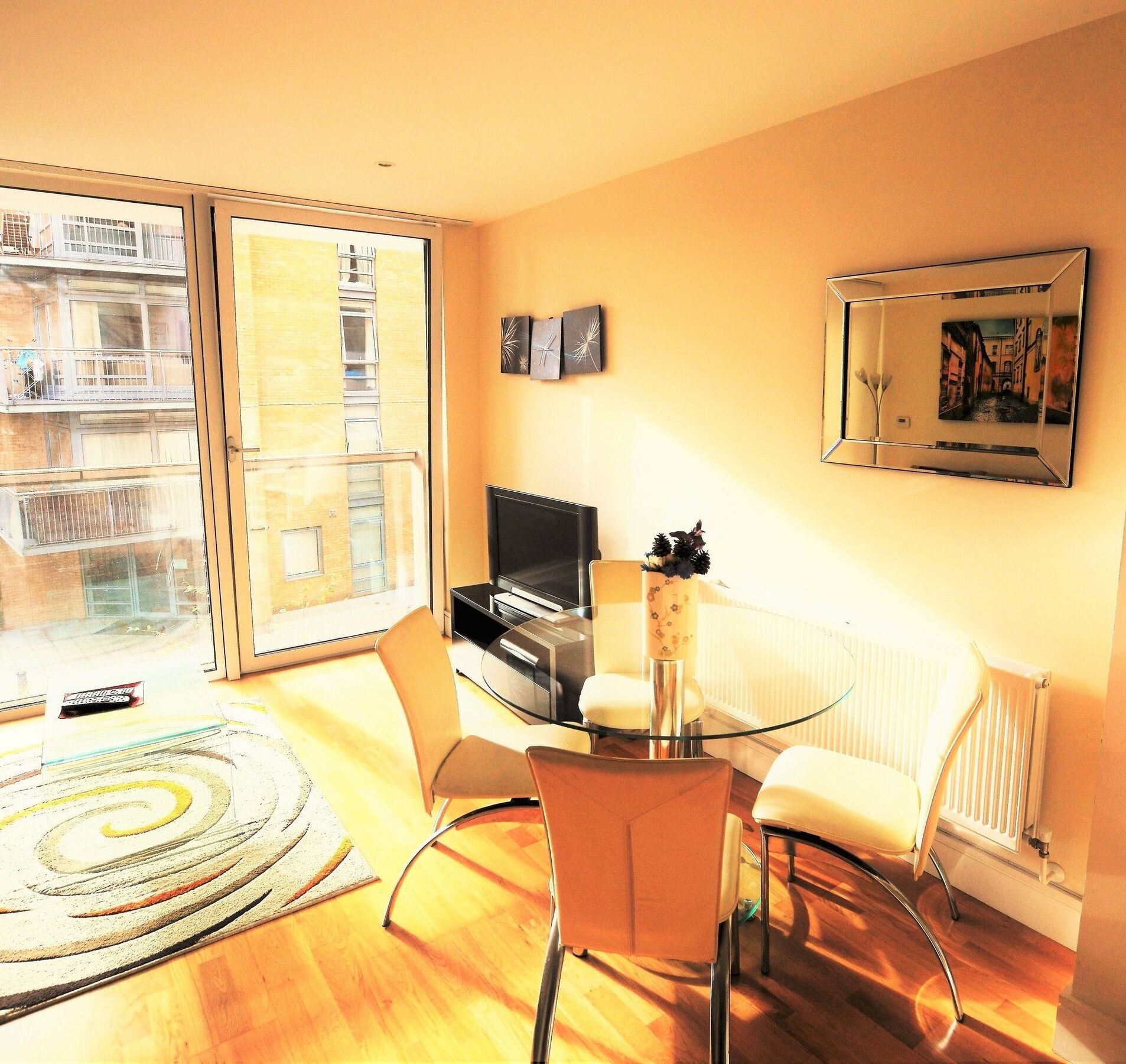 Zen - Airport Apartment *