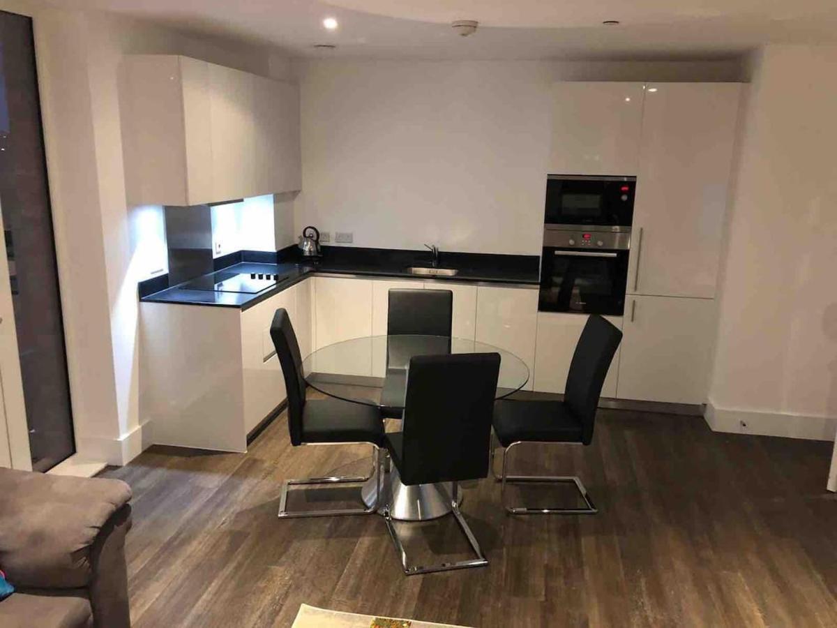 High View Two Bedroom In Woolwich Appartement Londen