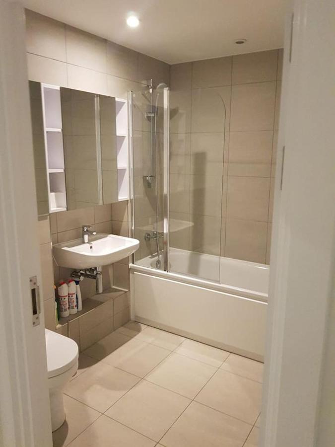 High View Two Bedroom In Woolwich * Londen