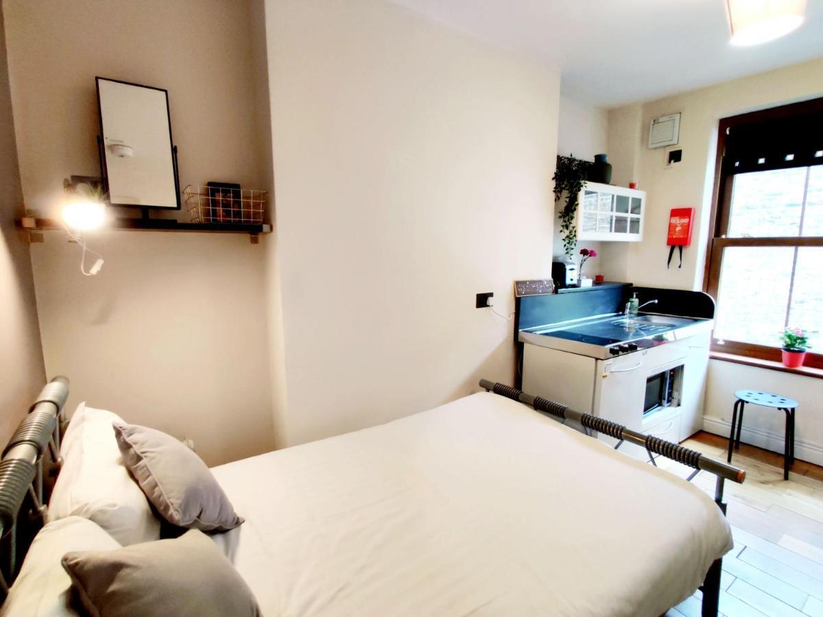 White's Row Resident Homestay London