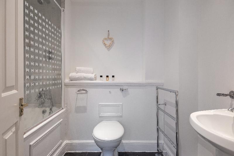 Deluxe Creechurch Lane Serviced Hotel 4*