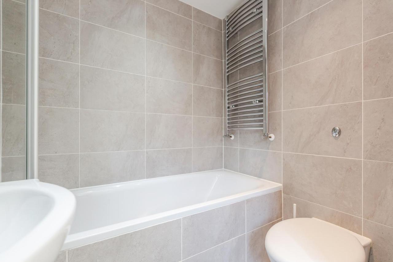 Apartment 2 Bedrooms Serviced Excel Exhibition Centre, O2 Arena, Stratford Olympic City, Forest Gate, Central *