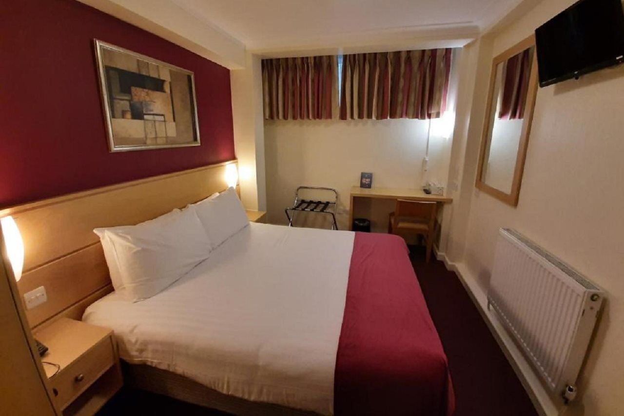 Americana Hotell 3*
