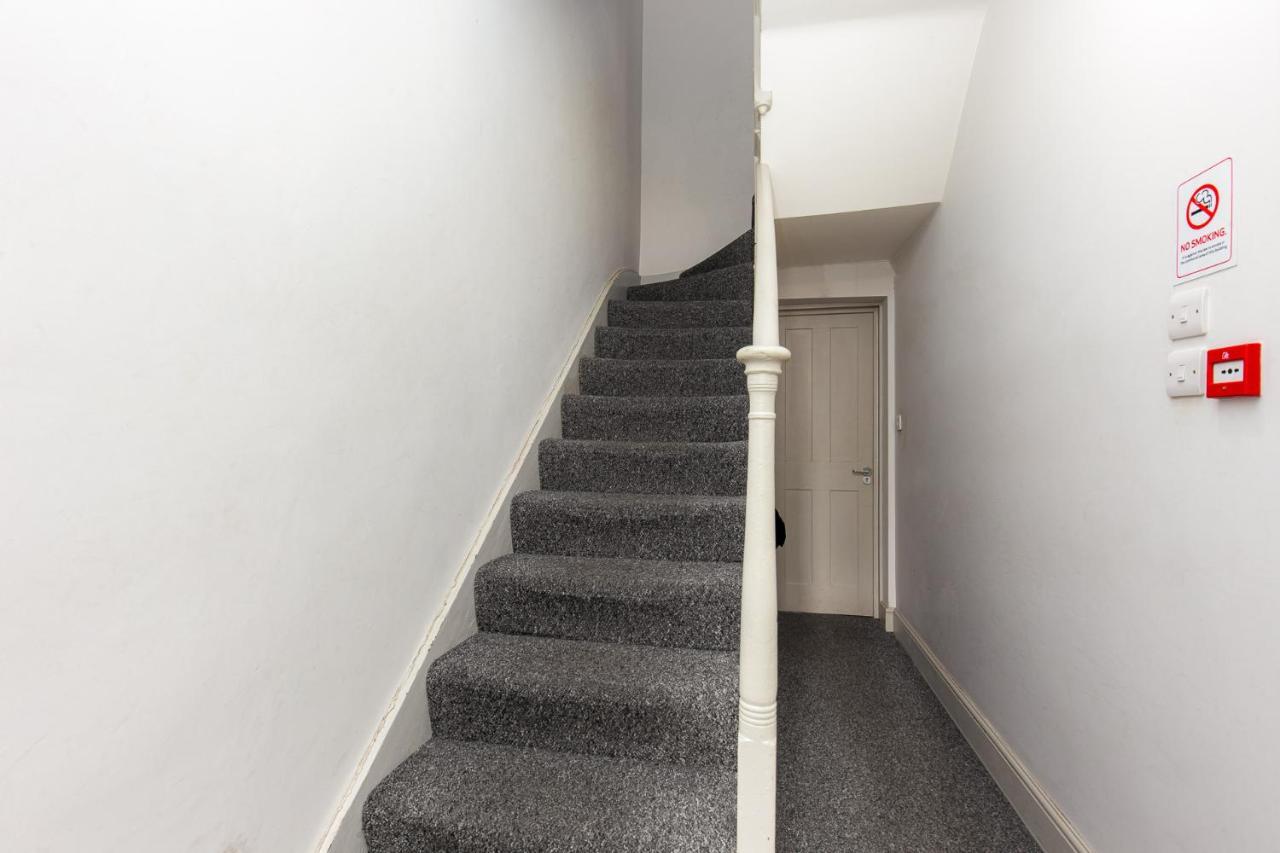 Guest house Clemence Street London