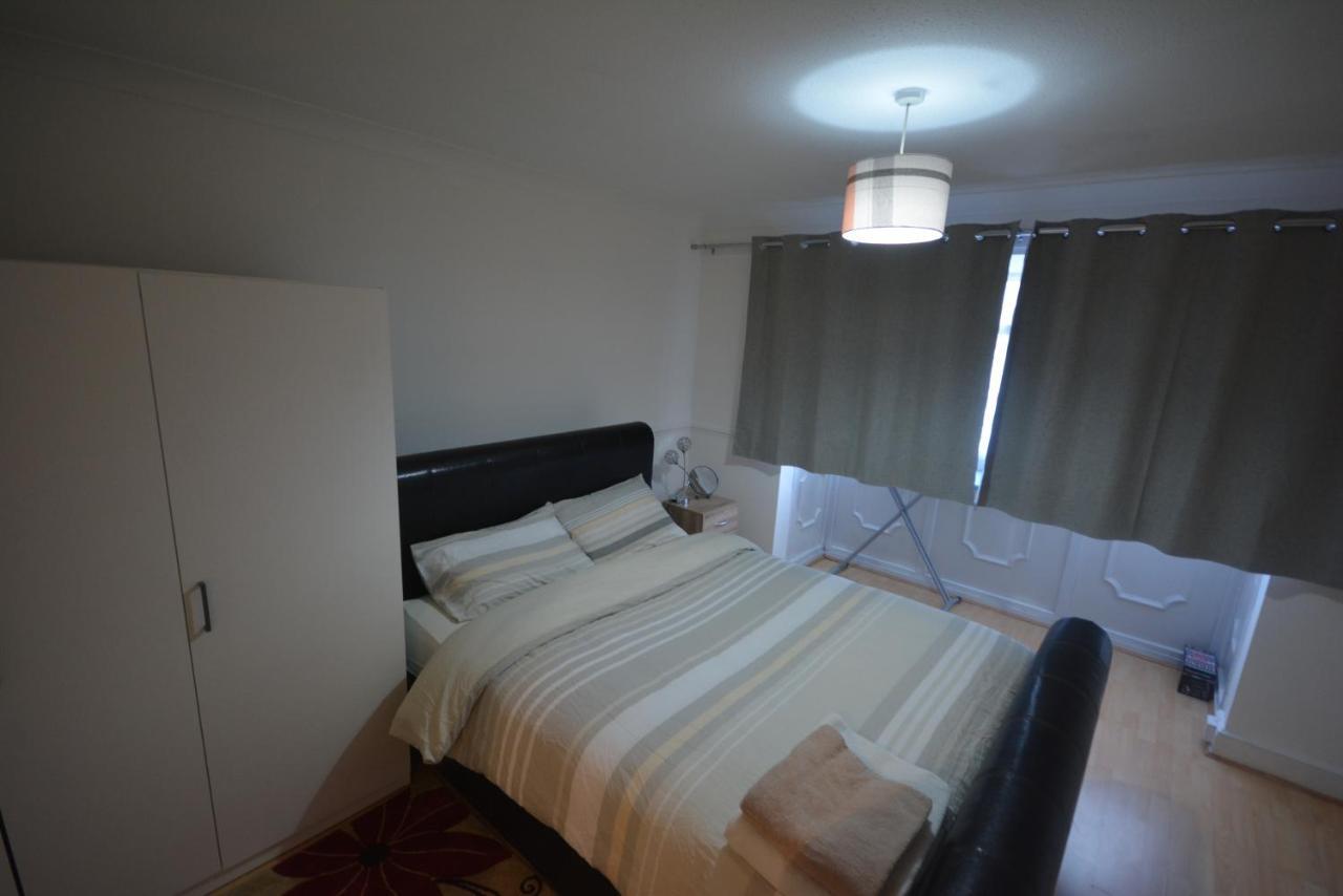 Five Bedroom Townhouse Near Excel Exhibition Centre Londen