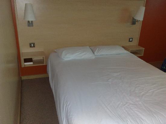 Travelodge City Airport Hotel 3*