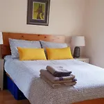Kennington Oval 2-Bed Apartment In London