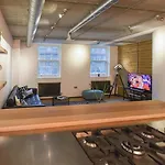 Loft Style Apartment In Central London! 2Br! Vr