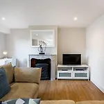 South Woodford 2 Bed En-Suite House