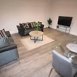 Great West Road Apartments Flat D