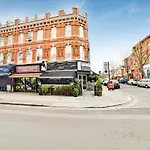 Oyo London Lodge