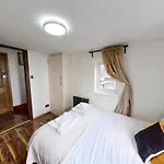Modern 2 Bed Flat In Paddington Near Hyde Park For Up To 4 People