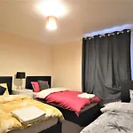 London Zone 2 Lovely 4 bedroom Apartment