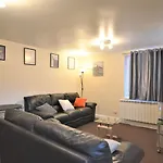London Zone 2 Lovely 4 bedroom Apartment