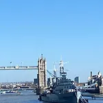 Shad Thames Pied-A-Terre Exquisite Historic Warehouse Air Conditioning Private Parking Garden & Balcony Next To Shard With Views