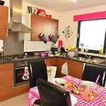 Modern 1 Bed Flat, Central London